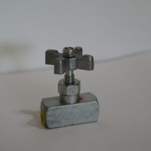llave de paso con rosca de 1/4" npt