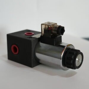 válvula derivadora eléctrica 3 vías 2 posiciones 60 lts. 1/2" 12 v