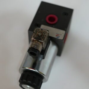 válvula derivadora eléctrica 3 vías 2 posiciones 60 lts. 1/2" 24 v